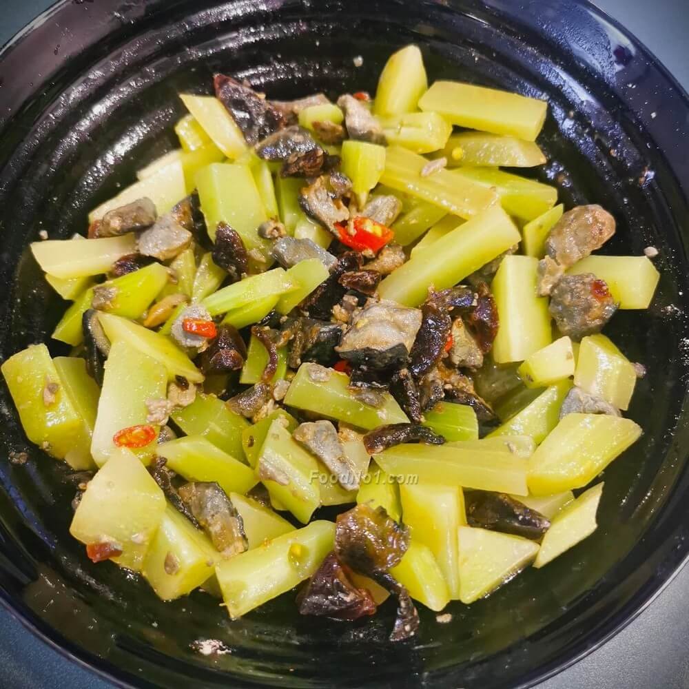 涼拌萵筍皮蛋