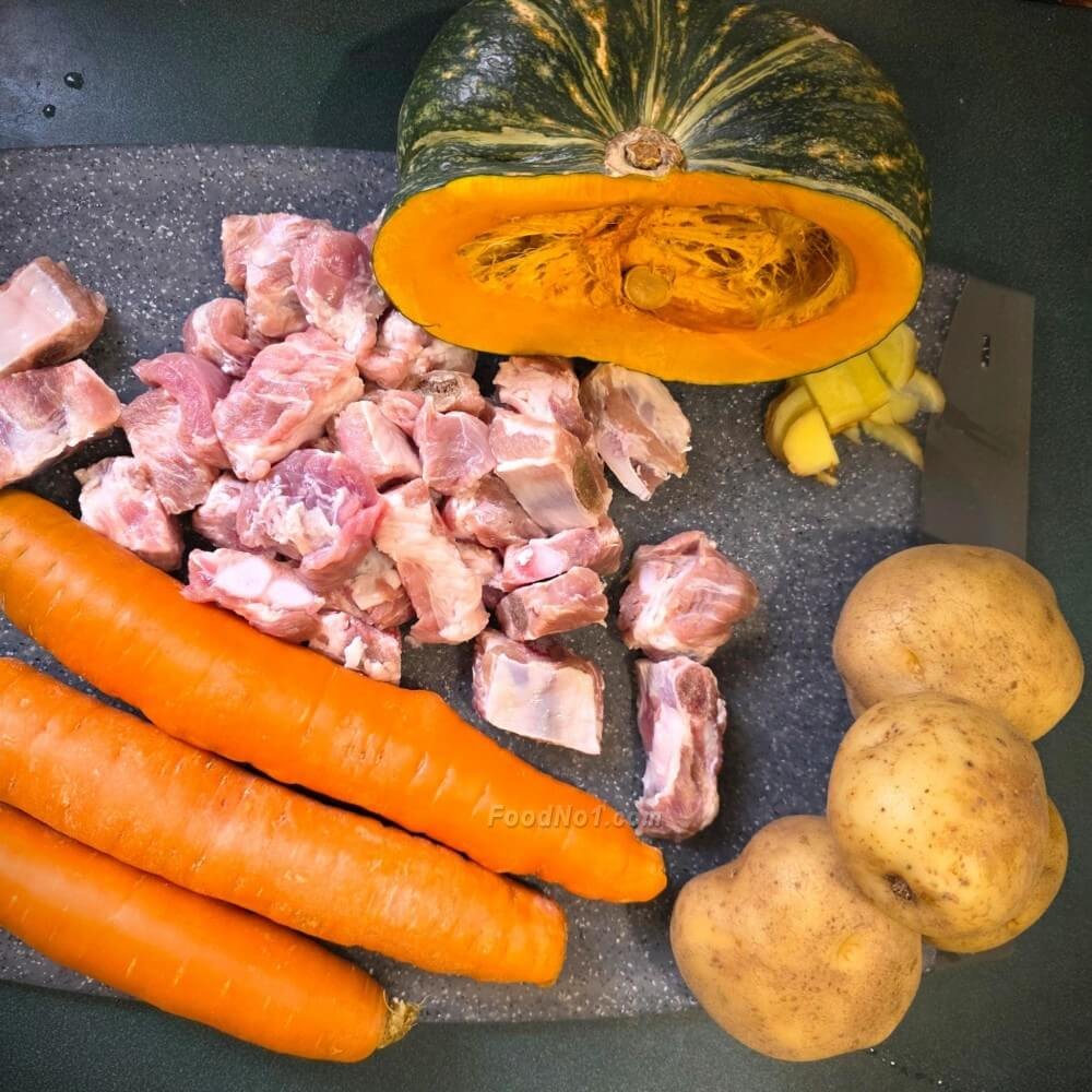 南瓜紅蘿蔔薯仔炆排骨-材料