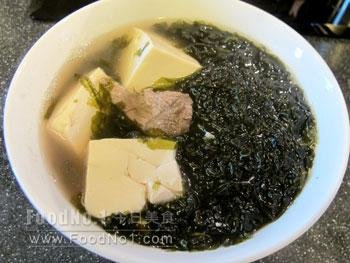 seaweed-tofu-soup