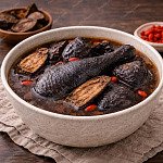 何首烏烏雞湯
