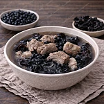 黑豆栗木耳排骨湯