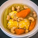 滋潤腰果甘荀粟米湯
