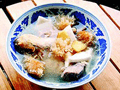 雪耳椰子煲雞湯